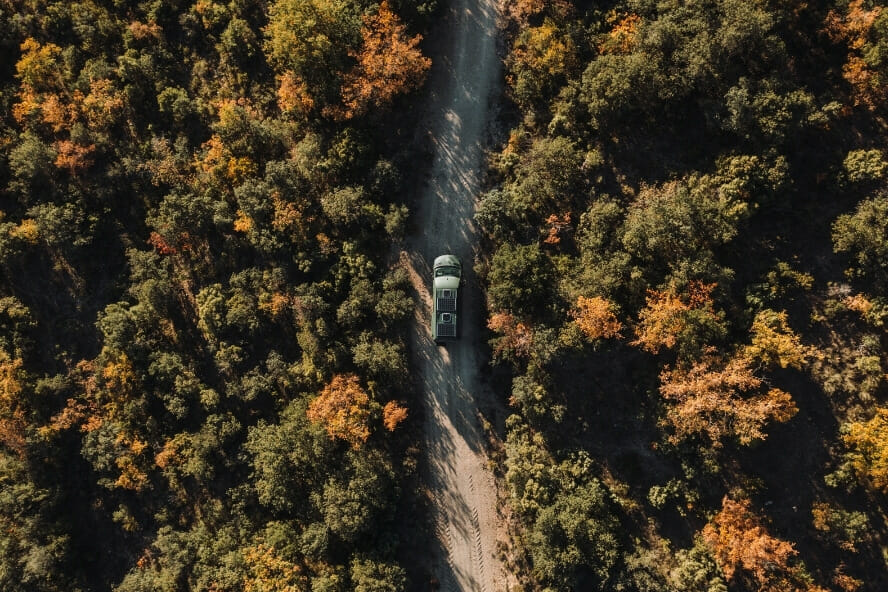 van nomadism vue drone forêt