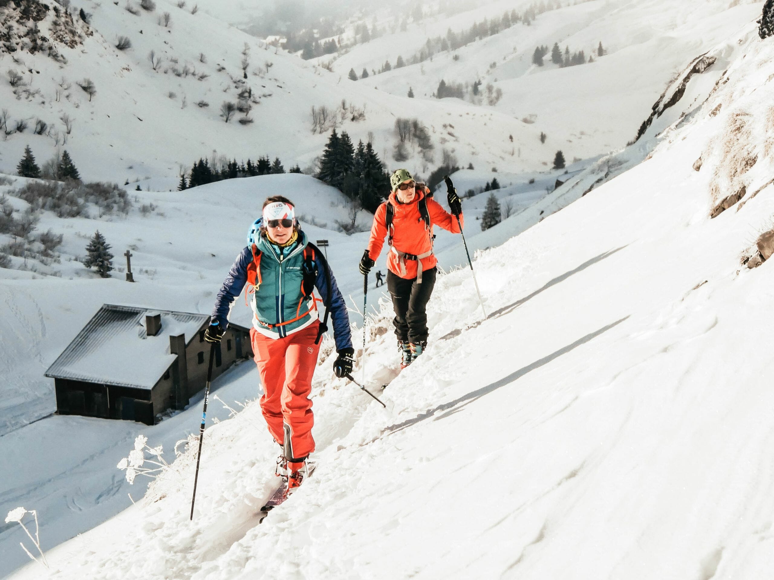 2 femmes en ski de rando