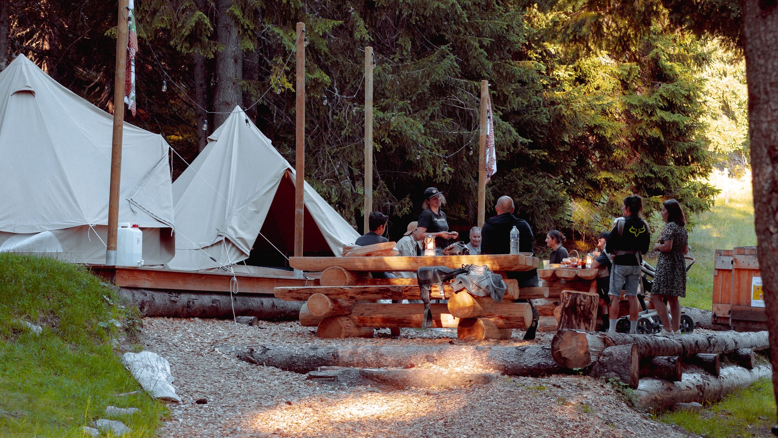 Camp en forêt