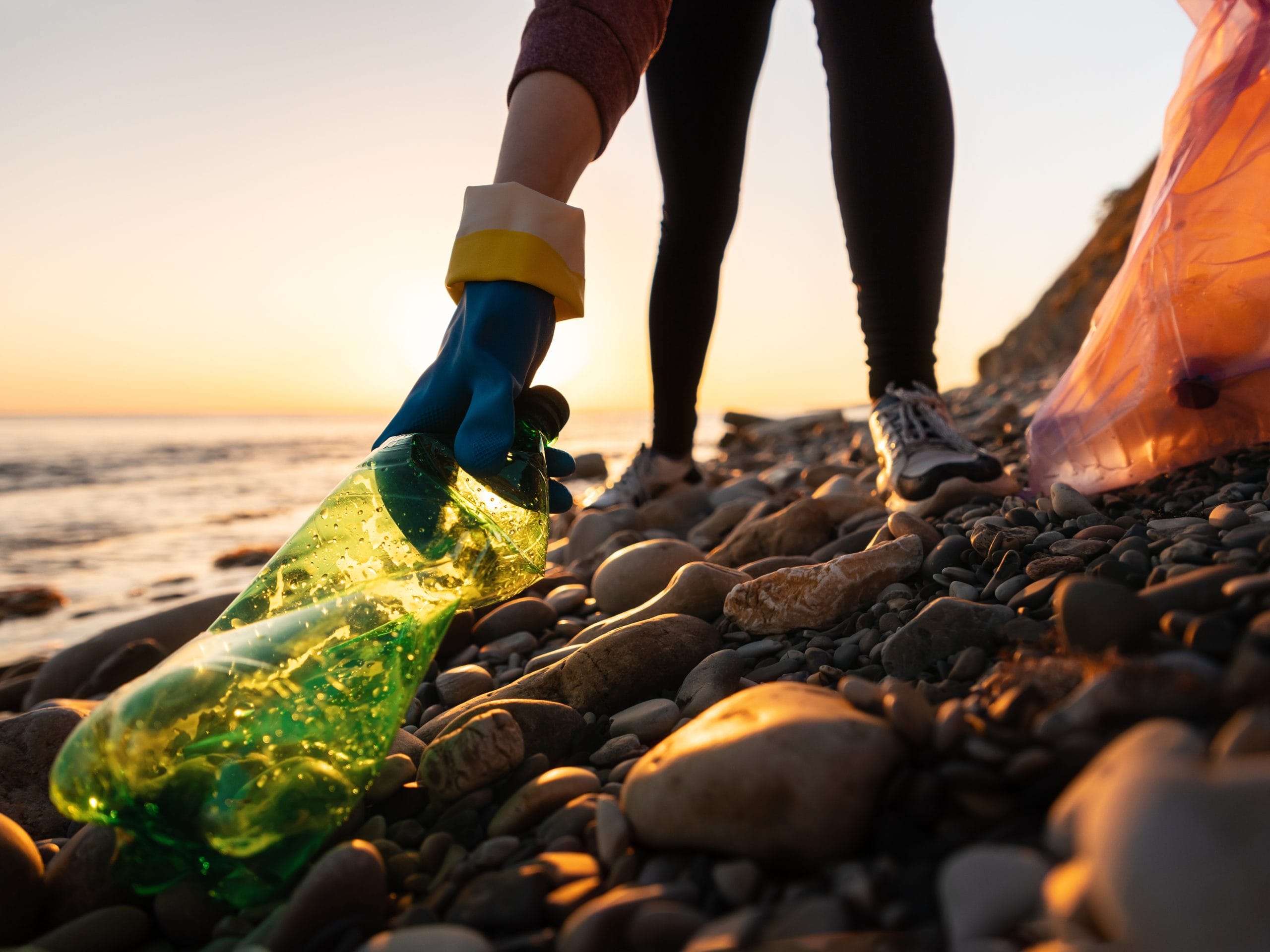 Ramassage de déchets sur la plage