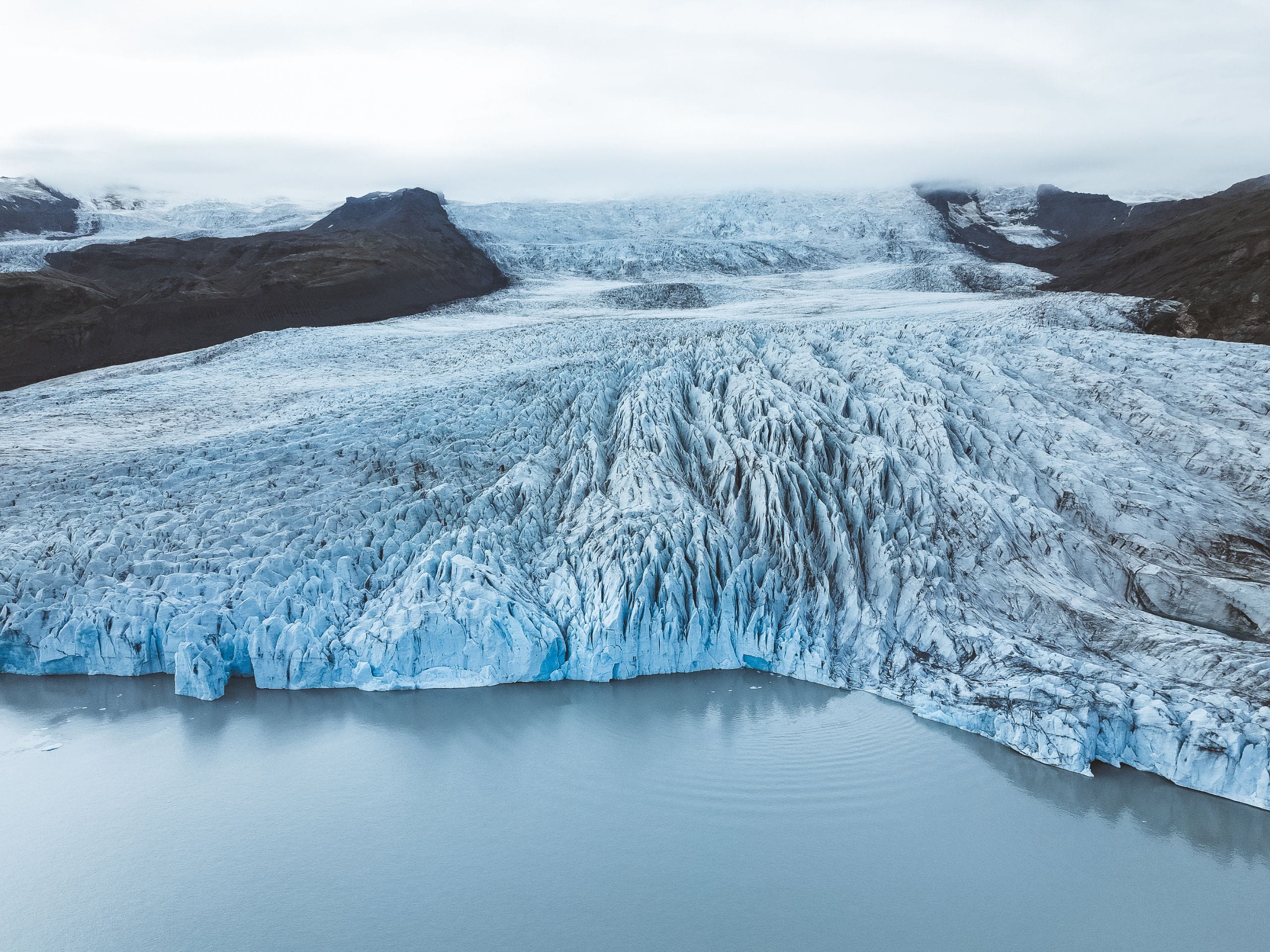 Lagon glaciaire Fjallsárlón en Islande.