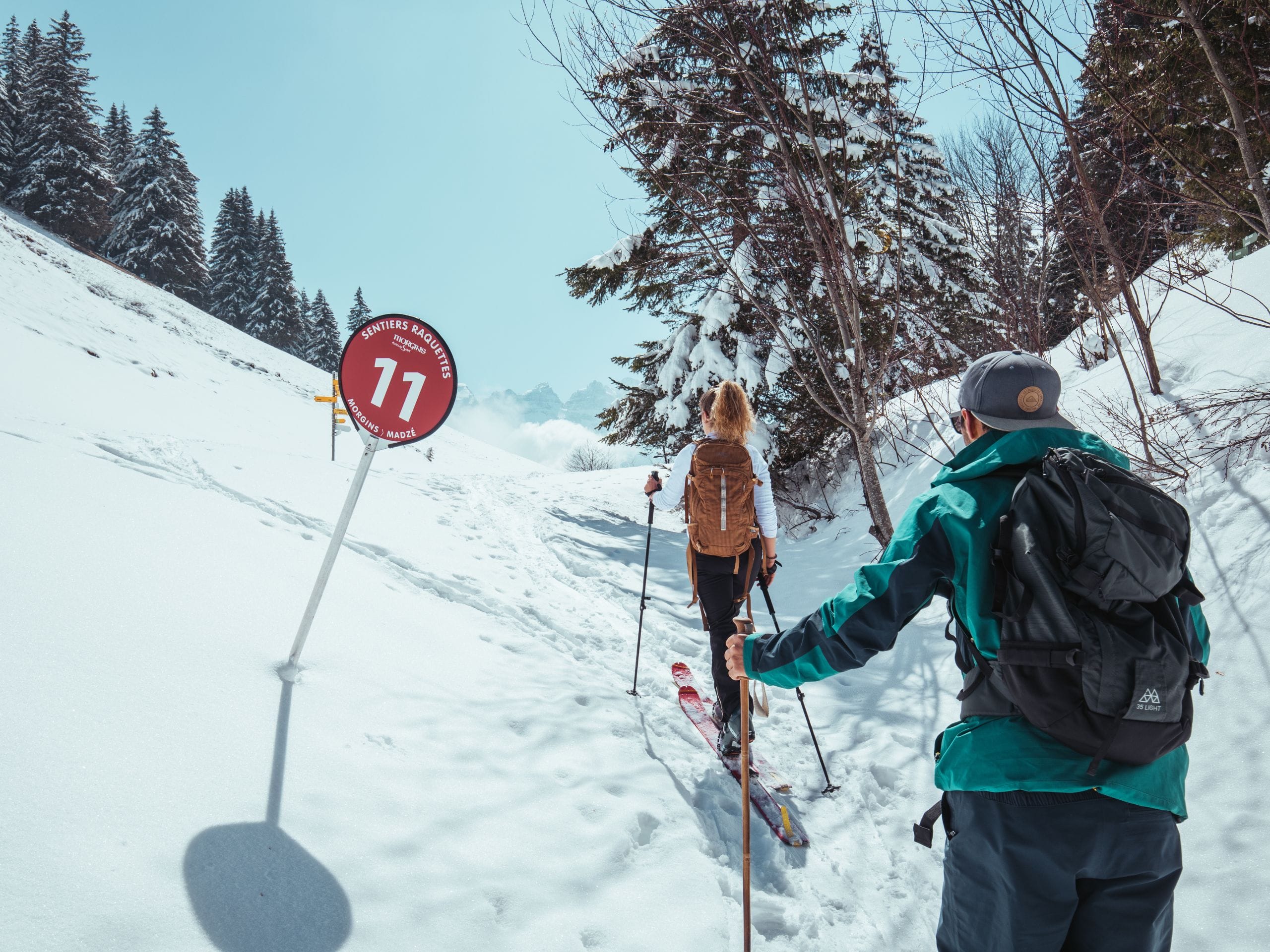 Ski de rando au Rando Parc de Morgins, Suisse. 