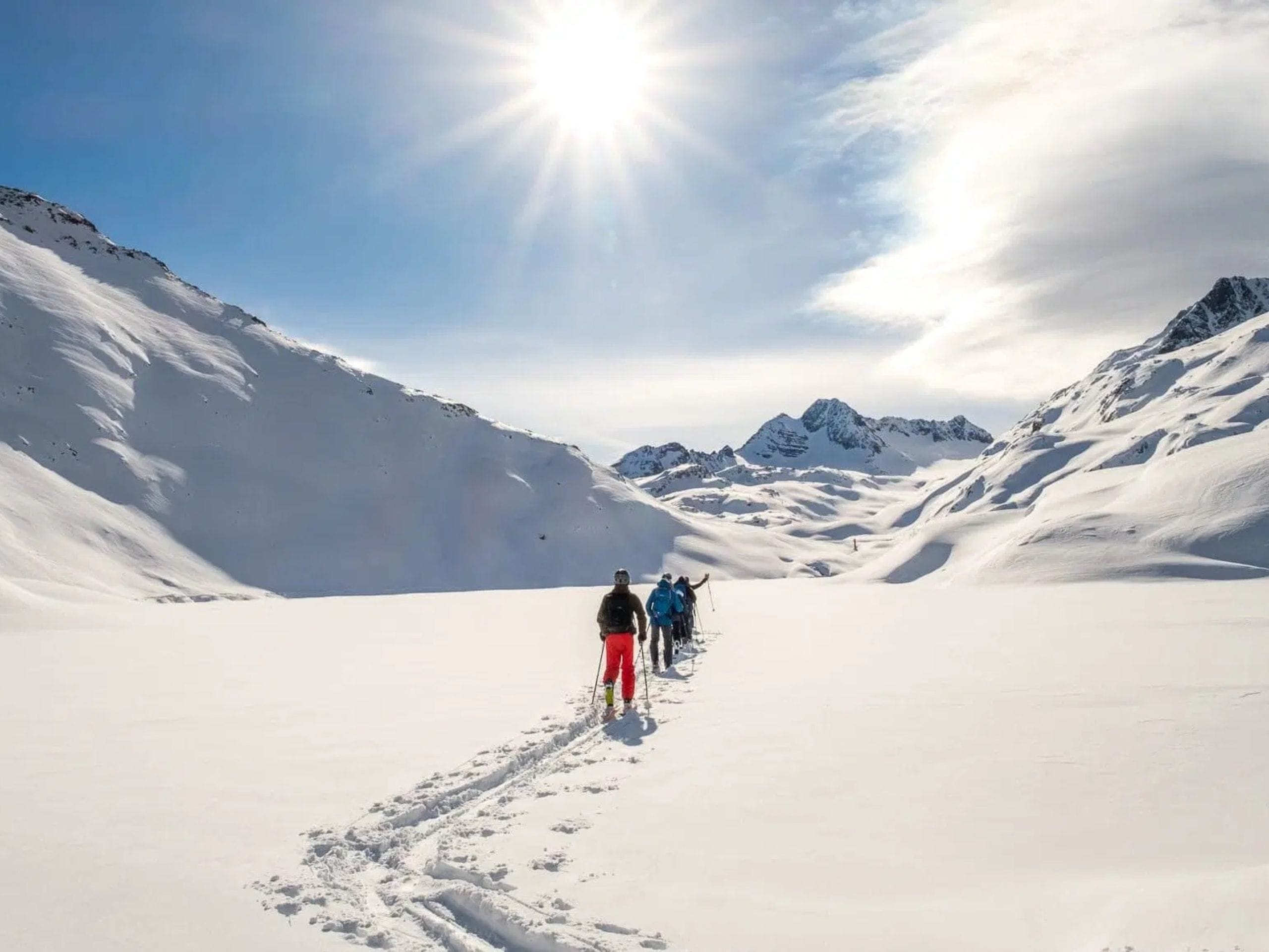 Ski de randonnée dans les grandes Rousses en Savoie. 