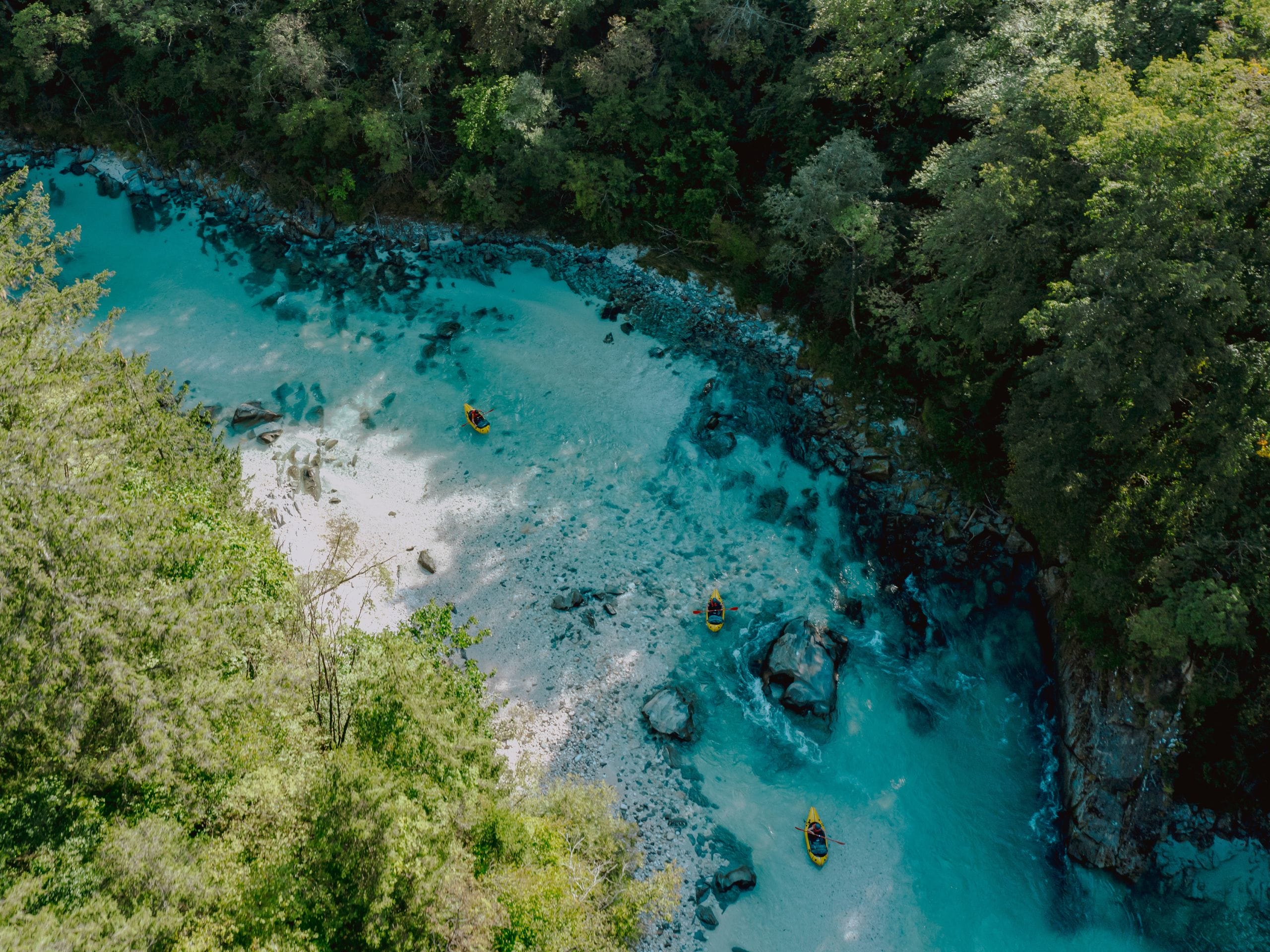 Vue aérienne sur la rivière de la Soča 