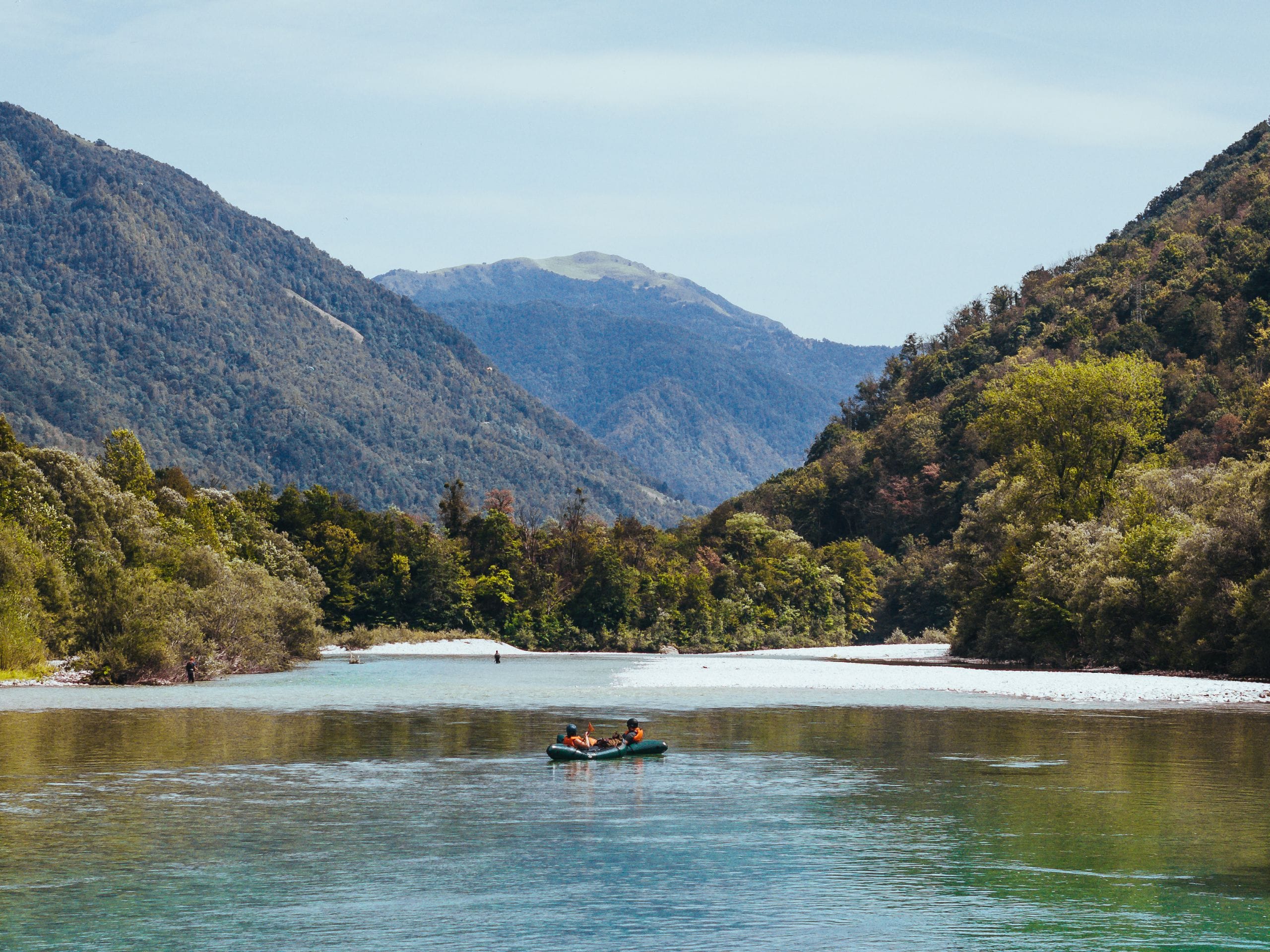 Packraft sur la rivière de la Soča en Slovénie. 