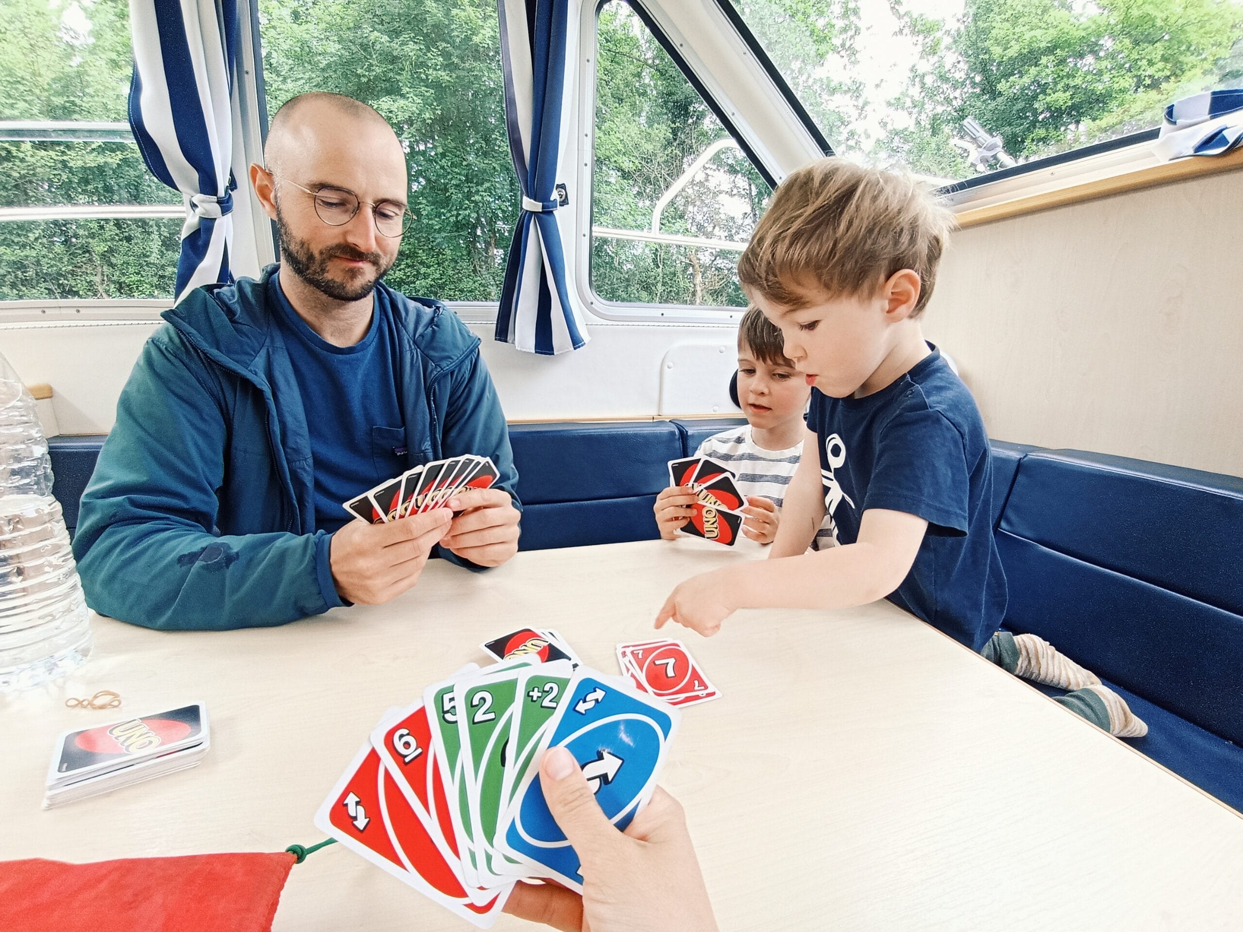 Uno sur le bateau